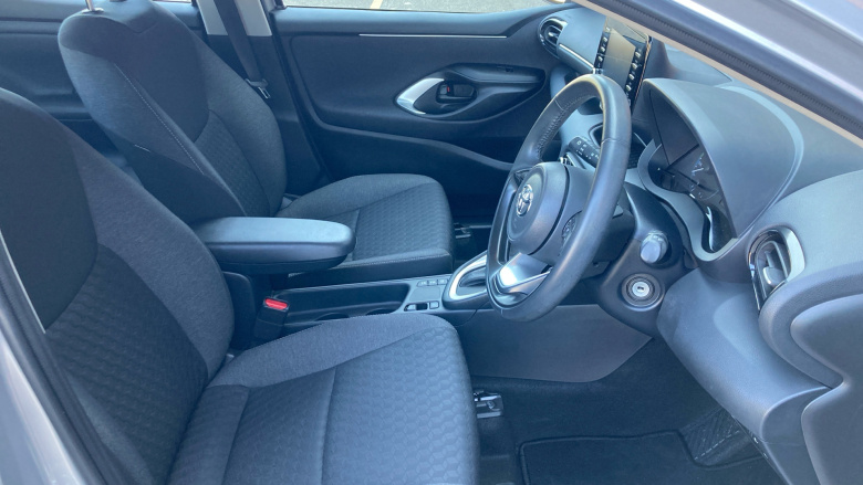 Toyota Yaris 1.5 Hybrid Icon 5dr CVT Hybrid Hatchback